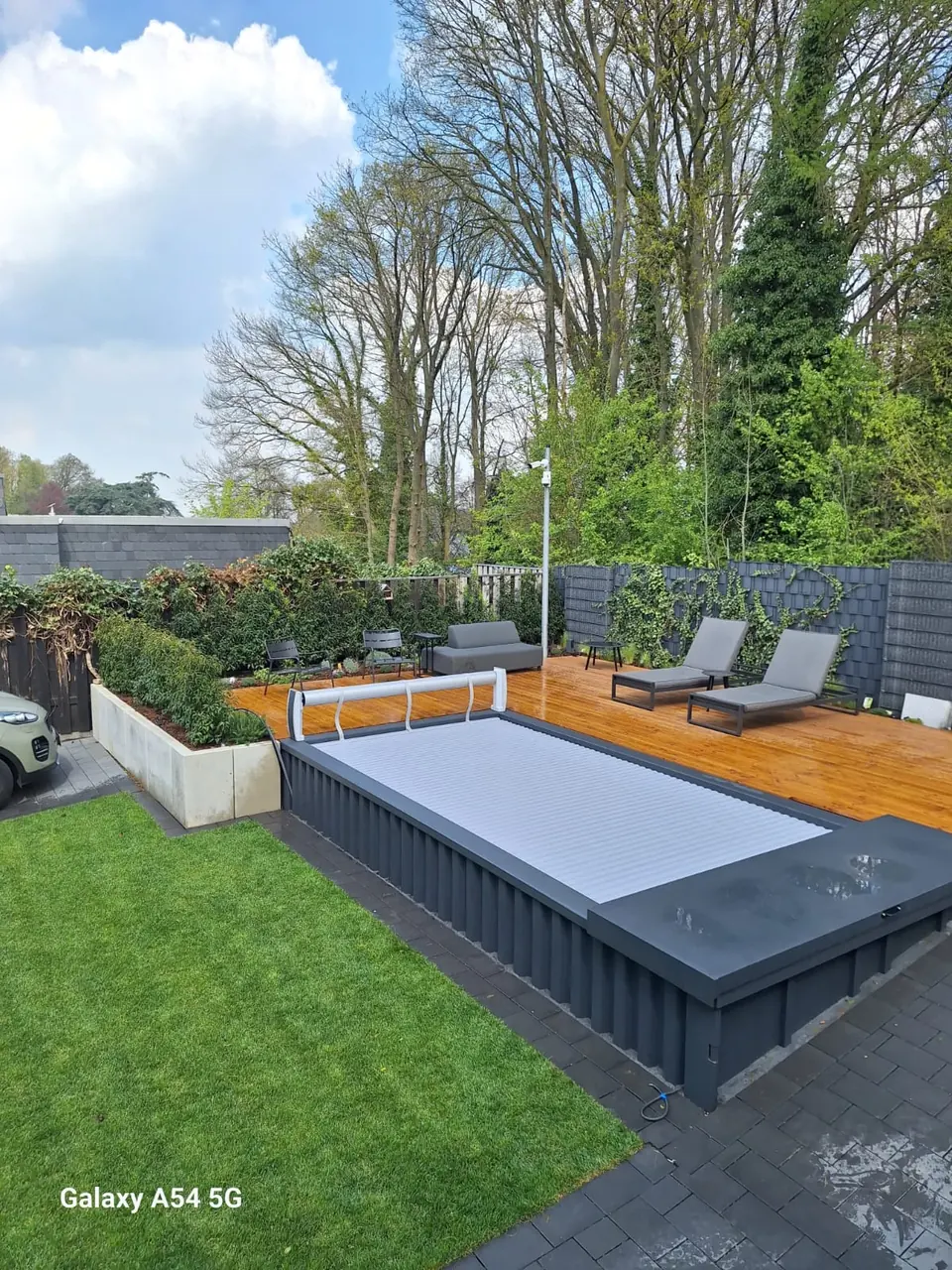 Poolmodul zwischen Terrasse und Garten – No1Pool