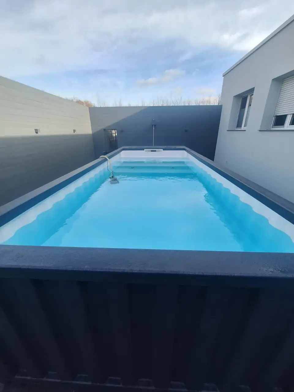 Containerpool 6 m von No1Pool